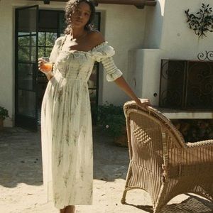 Doen Bijou white Painted bouquet floral print smocked maxi dress - Small